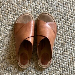 b.o.c. Women's Tan Slide Sandals